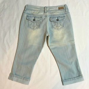 Almost Famous Distressed Style Light Wash Denim Capri with pockets